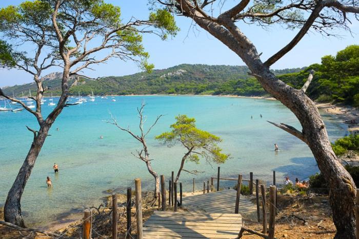 Appartement En Residence Privee, Face A La Mer Avec Acces Direct Plage Hyères Zewnętrze zdjęcie